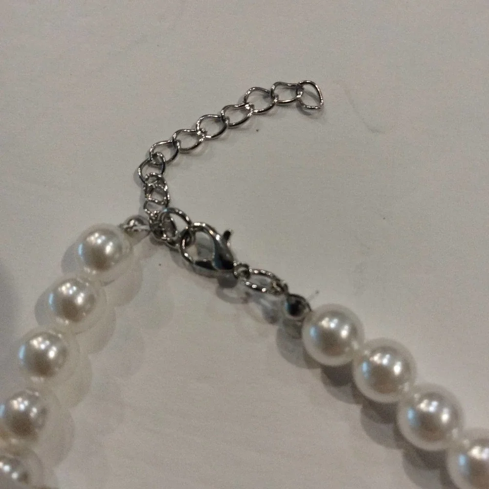 Faux Pearl and stretch Bracelet set 16" to 18" adjustable necklace - Picture 4 of 4